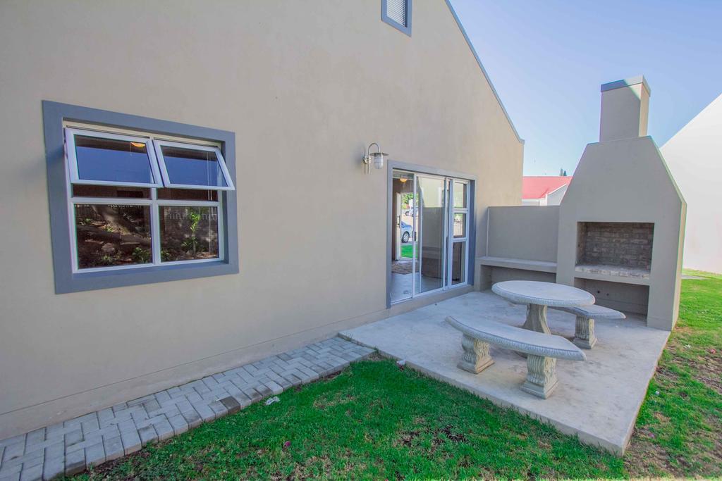 Вилла El Dorado 65 Luxury Self Catering Оудсхорн Экстерьер фото