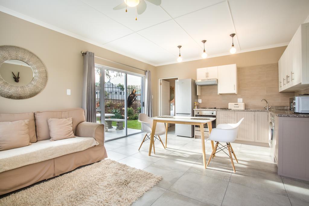 Вилла El Dorado 65 Luxury Self Catering Оудсхорн Экстерьер фото