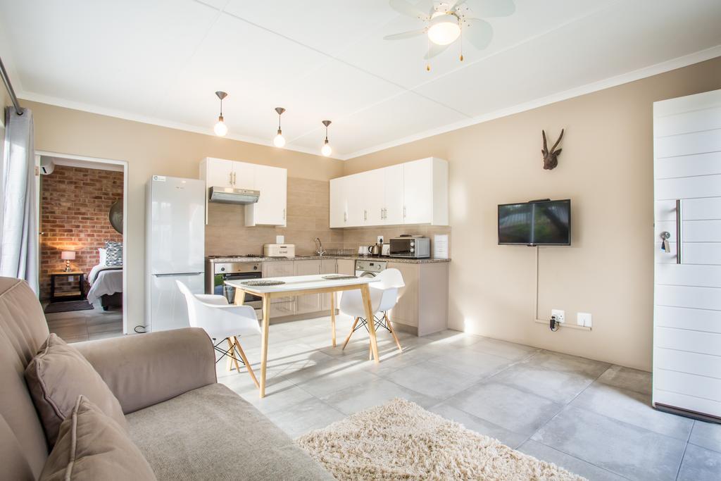 Вилла El Dorado 65 Luxury Self Catering Оудсхорн Экстерьер фото